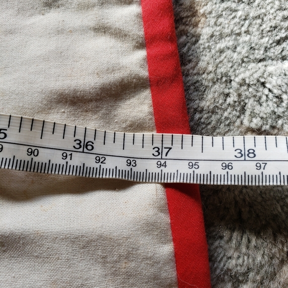 Vintage stenciled Christmas tree skirt. - Picture 4 of 5